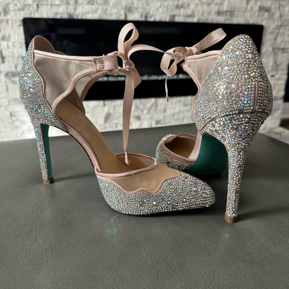 New Betsey Jonson Champagne Iris Pump Rhinestone size 9